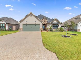 3033 Teller Dr, Bryan, TX 77808