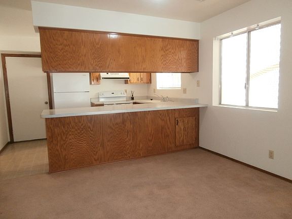 4th image of 1432 W 12th Ln