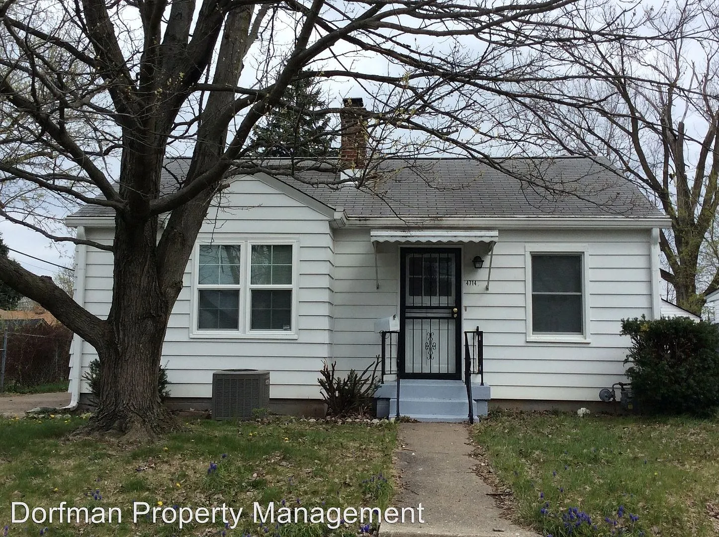 4714 E 15th St photo 1