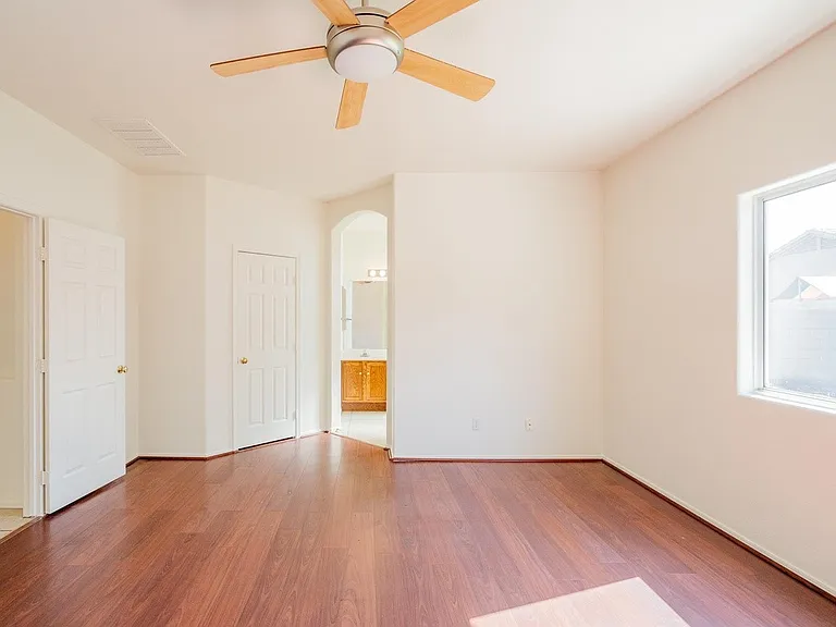 12541 W Jefferson St — Photo 18