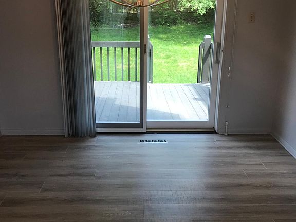 4th image of 131 Arrowood Dr