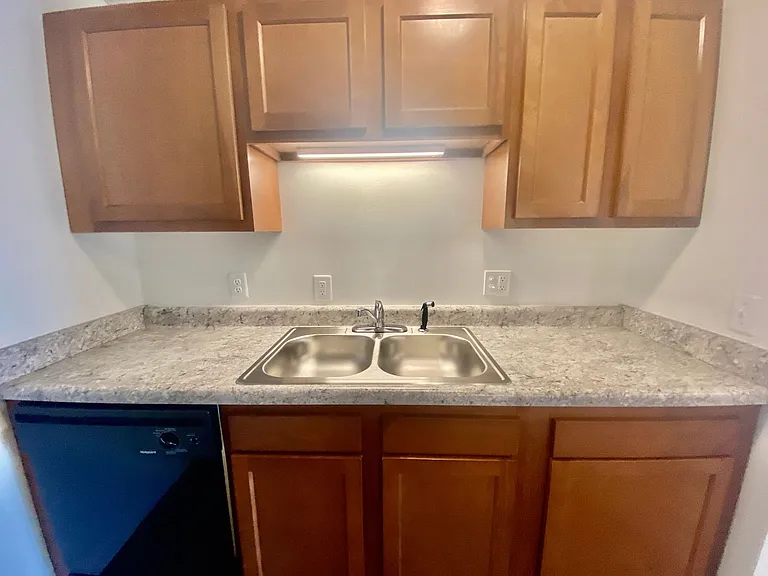 504 Saint Johns St — Photo 77