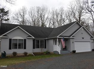 124 Rodeo Dr, Lords Valley, PA 18428