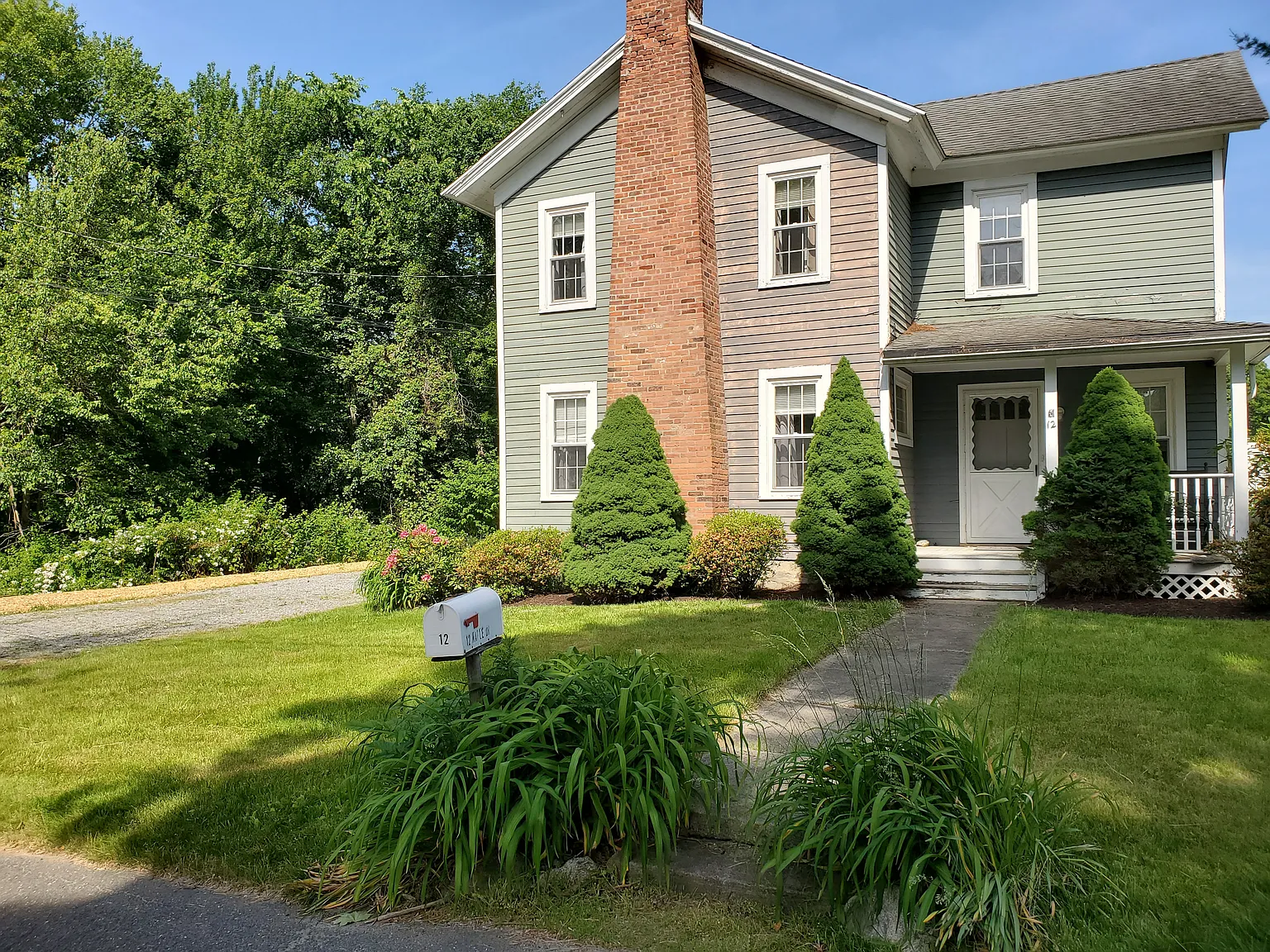 3 bed, 1272 sqft, $2,900 — Photo 1