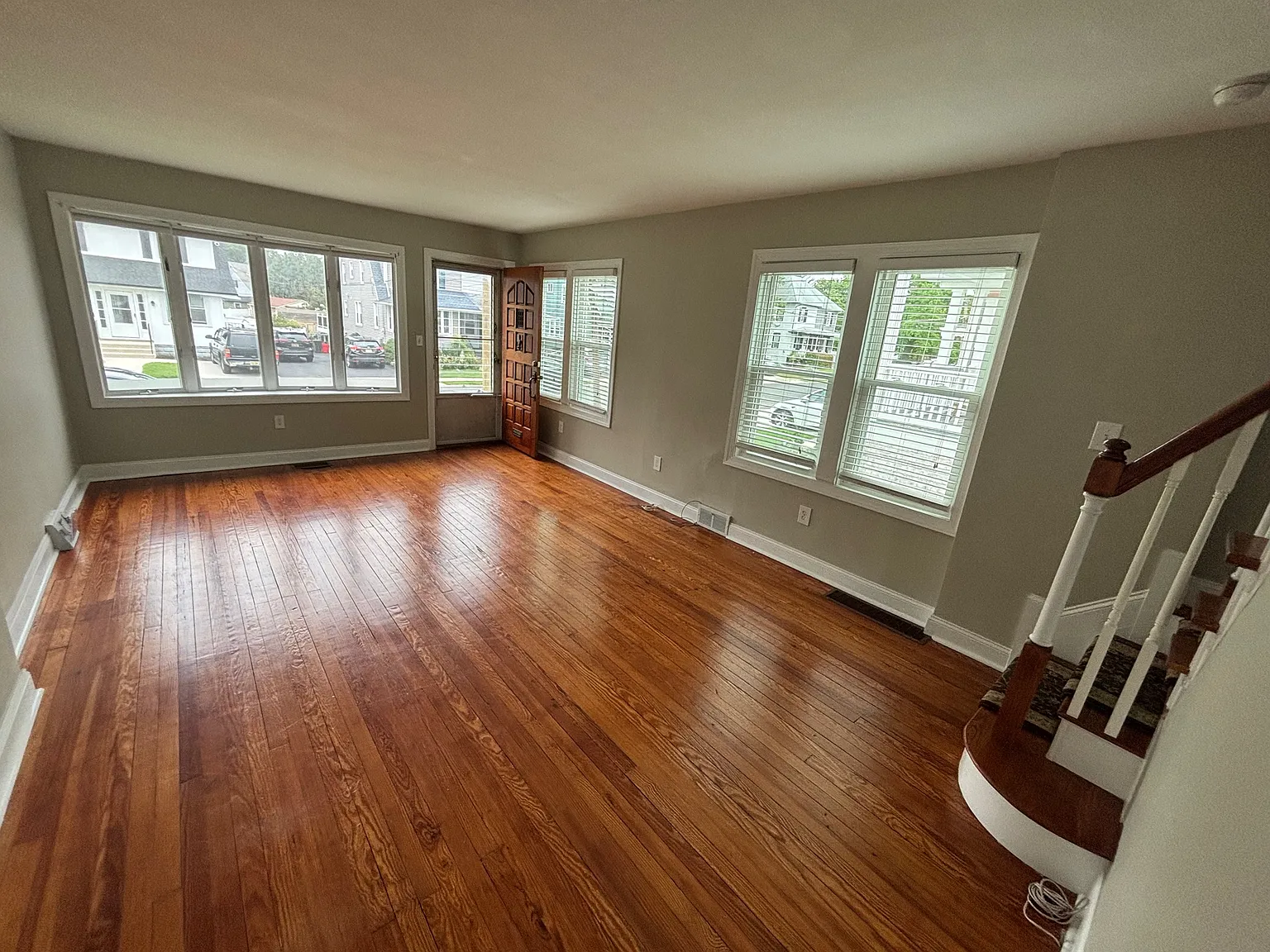 222 Emerald Ave — Photo 3