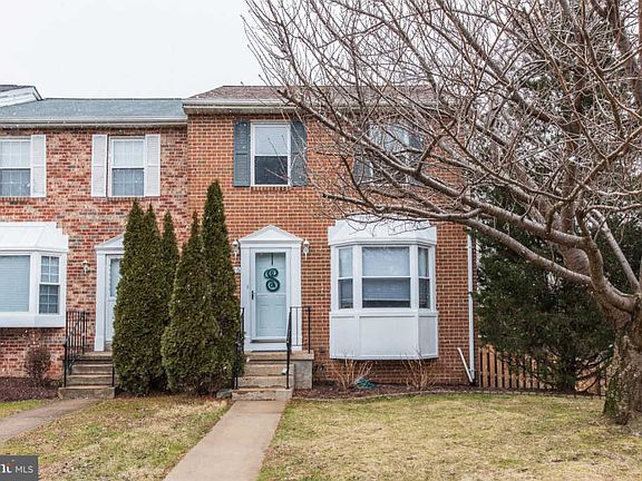 3rd image of 725 Clifton Ter