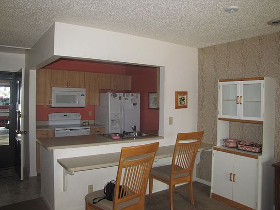4th image of 1061 Lakeshore Ter #61