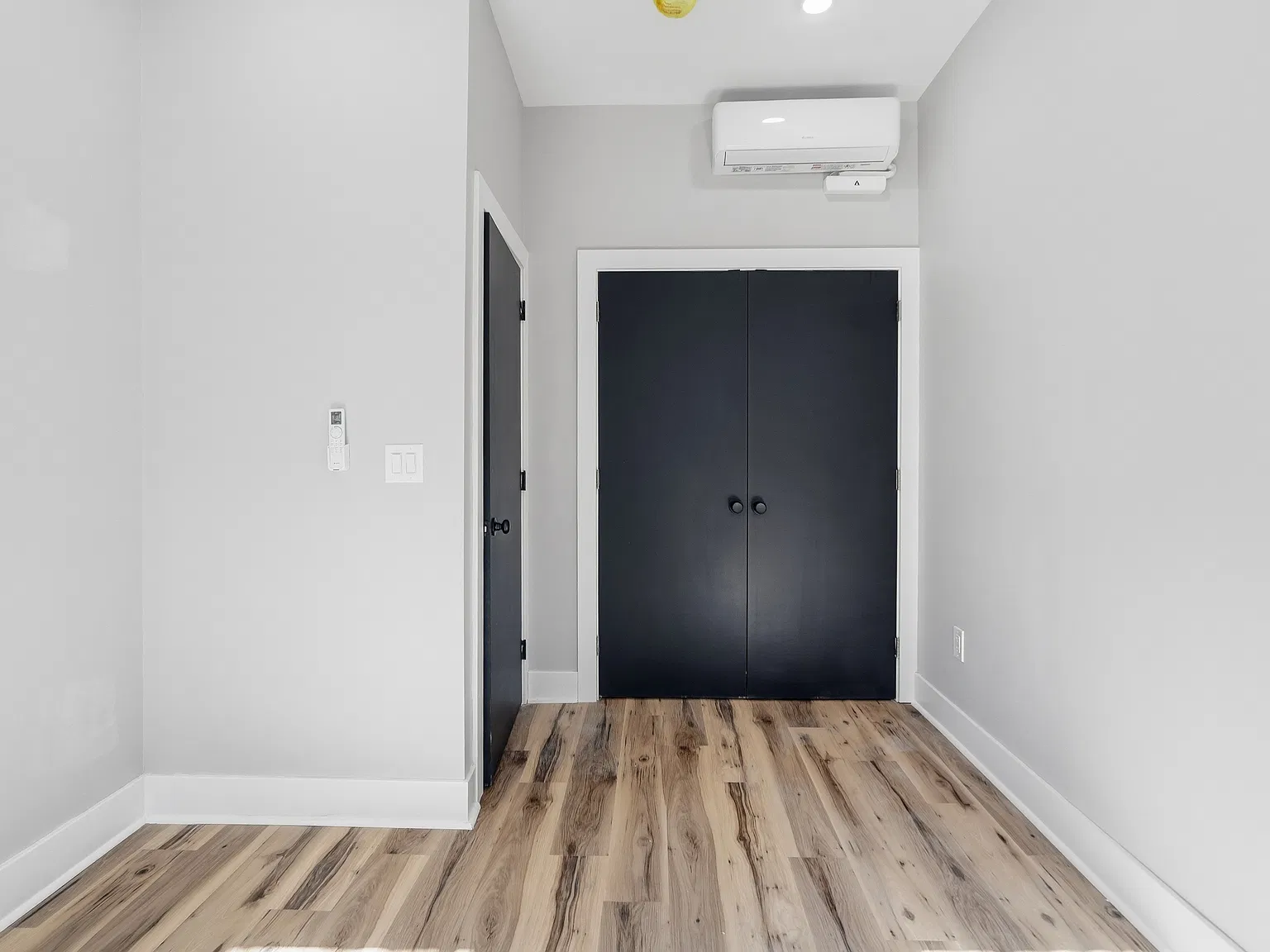 2329 Turner St — Photo 4