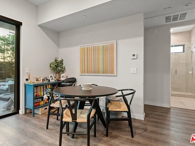 556 N Flores St #2B — Photo 4