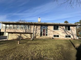 N48W27160 Lynndale Rd, Pewaukee, WI 53072
