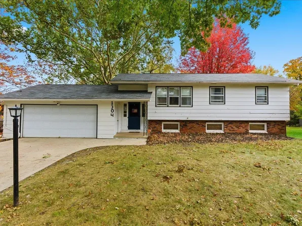 1304 Grand Blvd, Cedar Falls, IA 50613