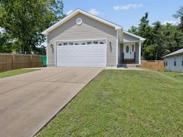 1613 Missouri Ave, Pacific, MO 63069