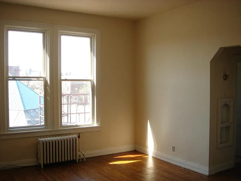 2722 Vine St #11 — Photo 12