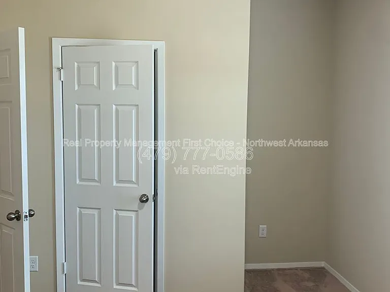 4401 Gallatine Ave — Photo 16