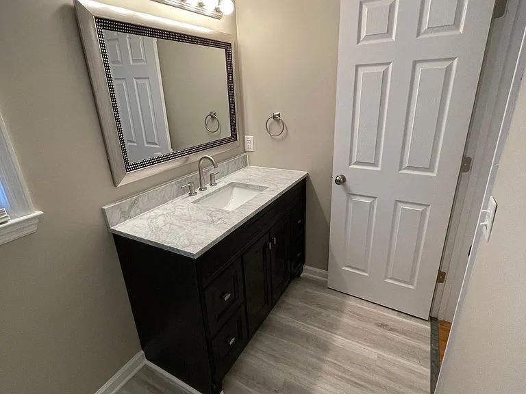 300 Hickory Hill Dr — Photo 8