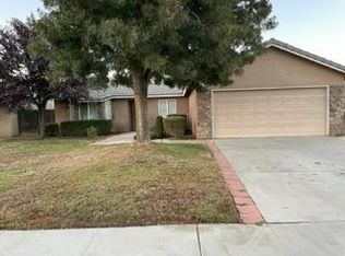 876 3rd St, Sanger, CA 93657