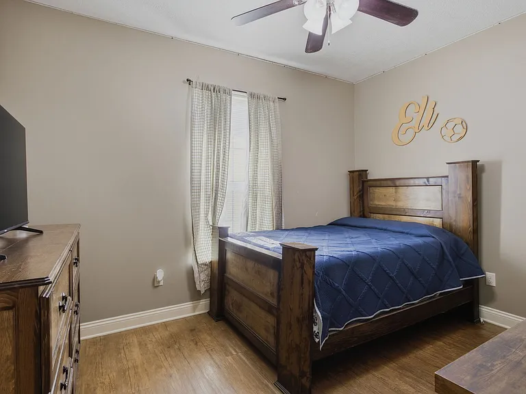 1115 Magdalena Dr — Photo 8