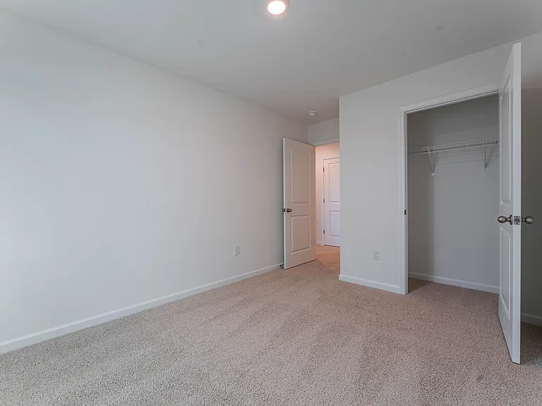 370 Freestall Dr #1 — Photo 19