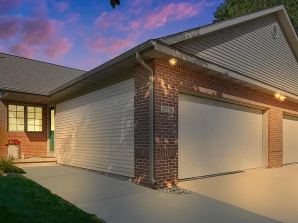 17534 Park Place Cir, Spring Lake, MI 49456