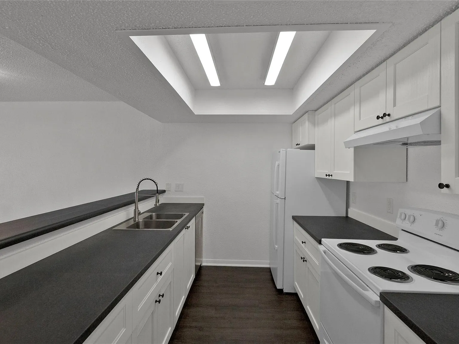 1 bed, 1.0 bath, 700 sqft, $1,050 — Photo 4