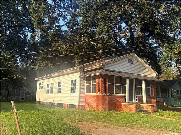 4th image of 952 Cottrell St
