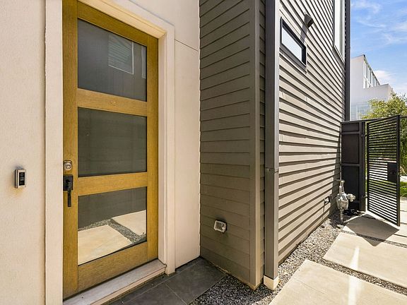 2nd image of 4623 Coles Manor Pl