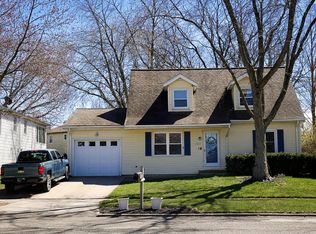 1523 N Hershey Rd, Bloomington, IL 61704