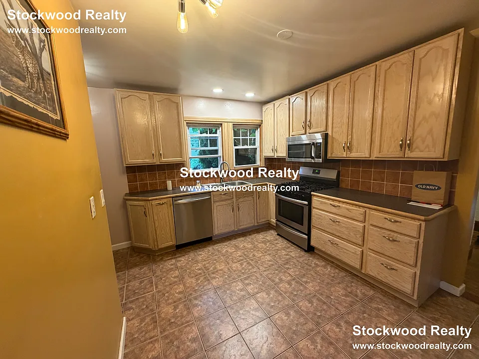 17 Claremont Ave