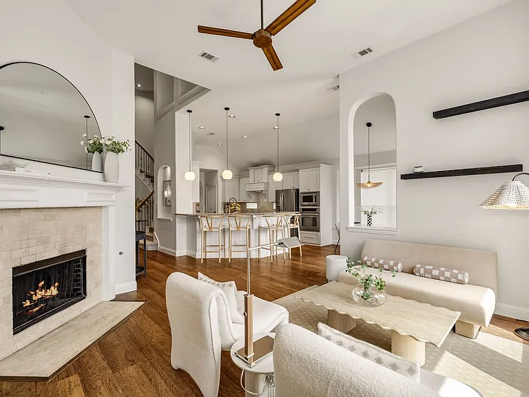 8405 Saint Clair Dr — Photo 8