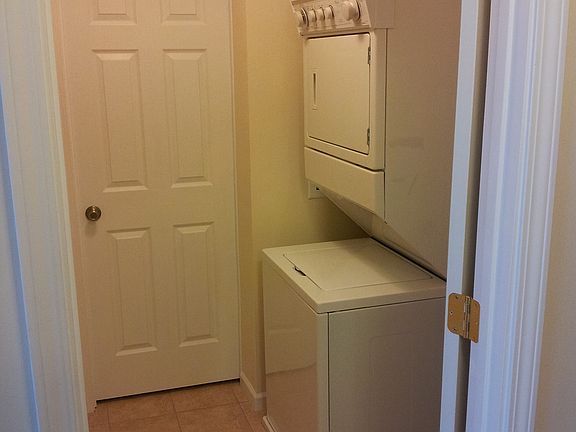 4th image of 5800 Oakwood Dr Unit 2K