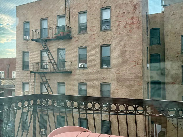 188 Bay 17th St #3 — Photo 7