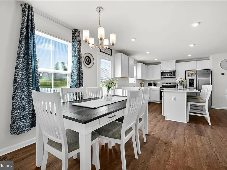 310 Creekside Dr — Photo 14