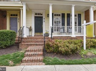 810 Oak Knoll Ter, Rockville, MD
