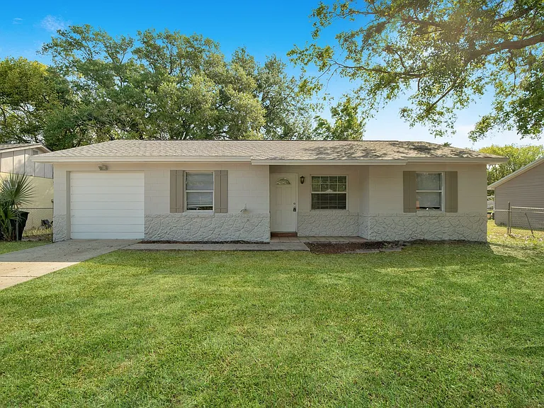 2853 Sanford Ave — Photo 1