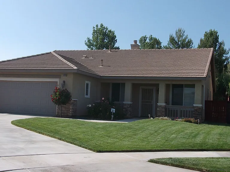 34400 Glenwood Dr — Photo 1