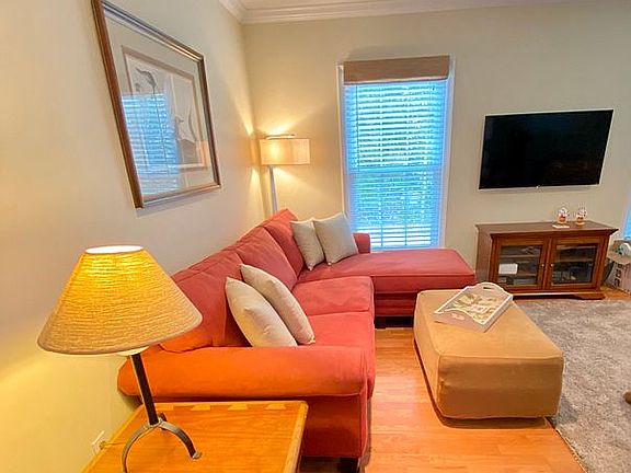 4th image of 3101 Saint Charles Ave APT 12