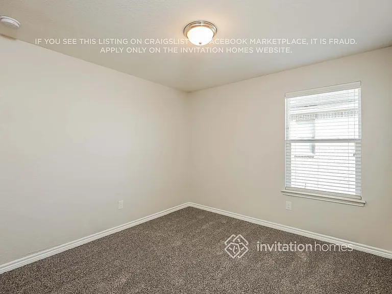 220 Colonial Blf — Photo 10