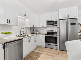1512 N Bel Ayr Dr, Waukesha, WI 53188