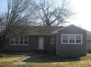 308 S Main St, Nixa, MO 65714