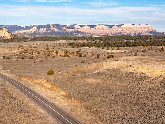 4th image of E Johns Valley Rd