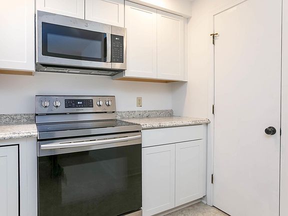 5th image of 35 Down East Ln #35