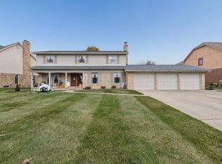 1539 Kings Carriage Rd, Grand Blanc, MI 48439
