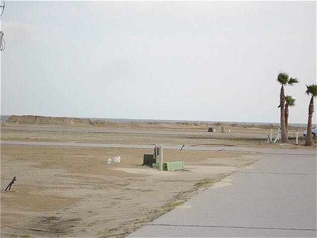 2nd image of 3811 Abalone Rd
