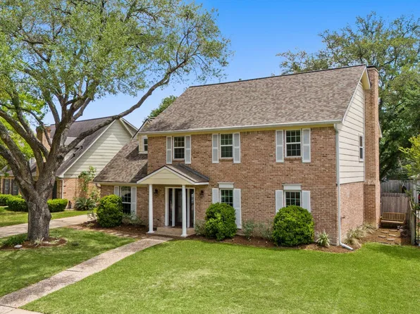 1915 Willowlake Drive, Houston, TX 77077