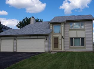 808 Kent Cir, Bartlett, IL 60103