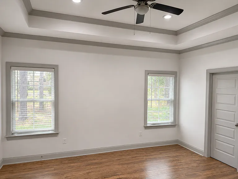 109 Shumard Ct — Photo 6