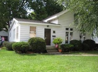 808 W 2nd St, Dixon, IL 61021