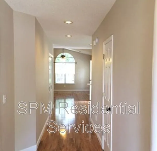 3709 New Colony Dr — Photo 4