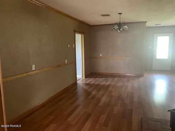 4th image of 1004 Loraine St