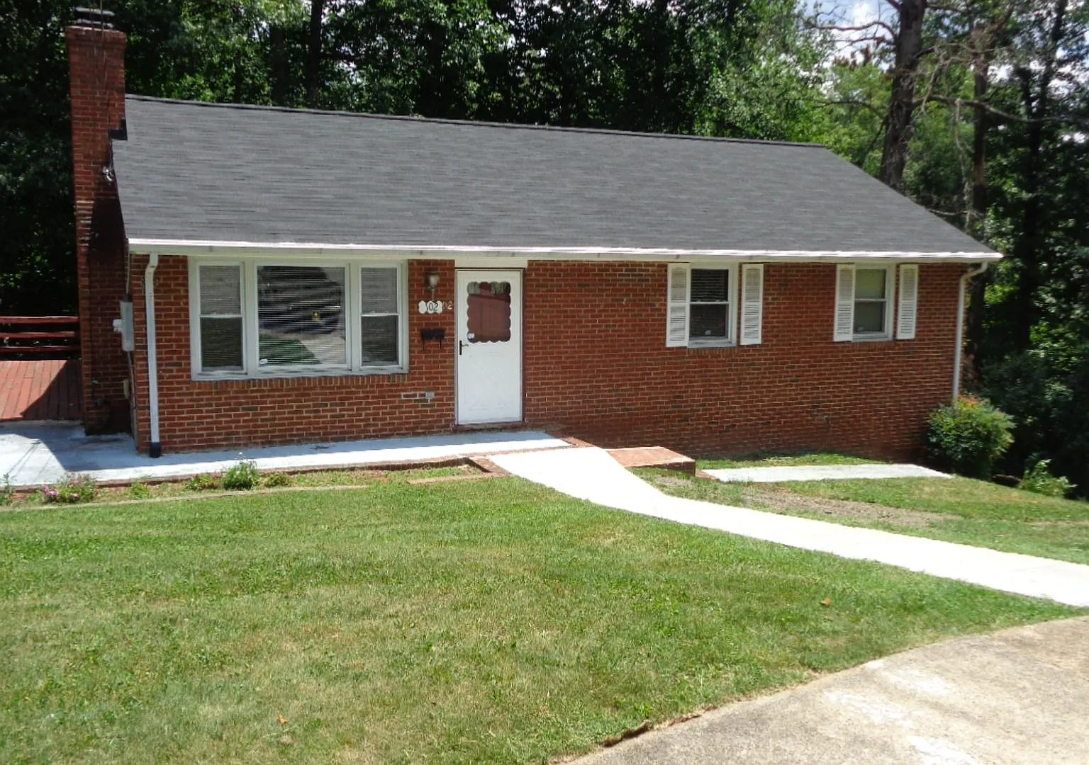 5 bed, 1092 sqft, $2,000 — Photo 1